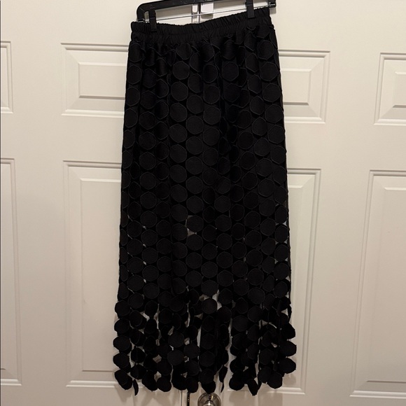 Chic Black Circle Design Midi Skirt - Picture 4 of 4